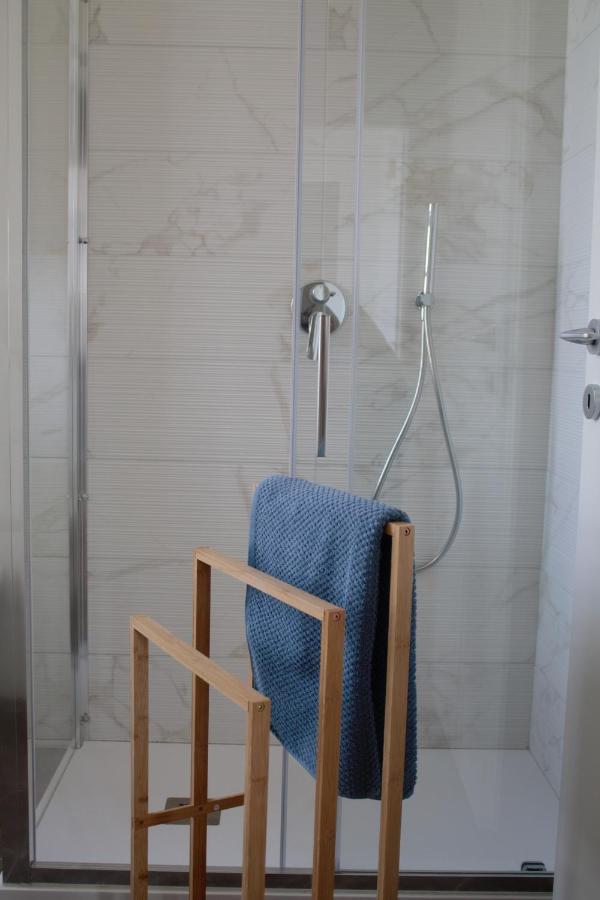 Apartment La Milanese, Appartamento Moderno Con Balcone - Metro Isola A 2 Min