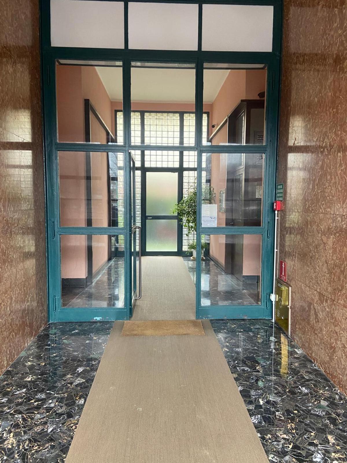 La Milanese, Appartamento Moderno Con Balcone - Metro Isola A 2 Min Apartment Milan