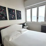 La Milanese, Appartamento Moderno Con Balcone - Metro Isola A 2 Min