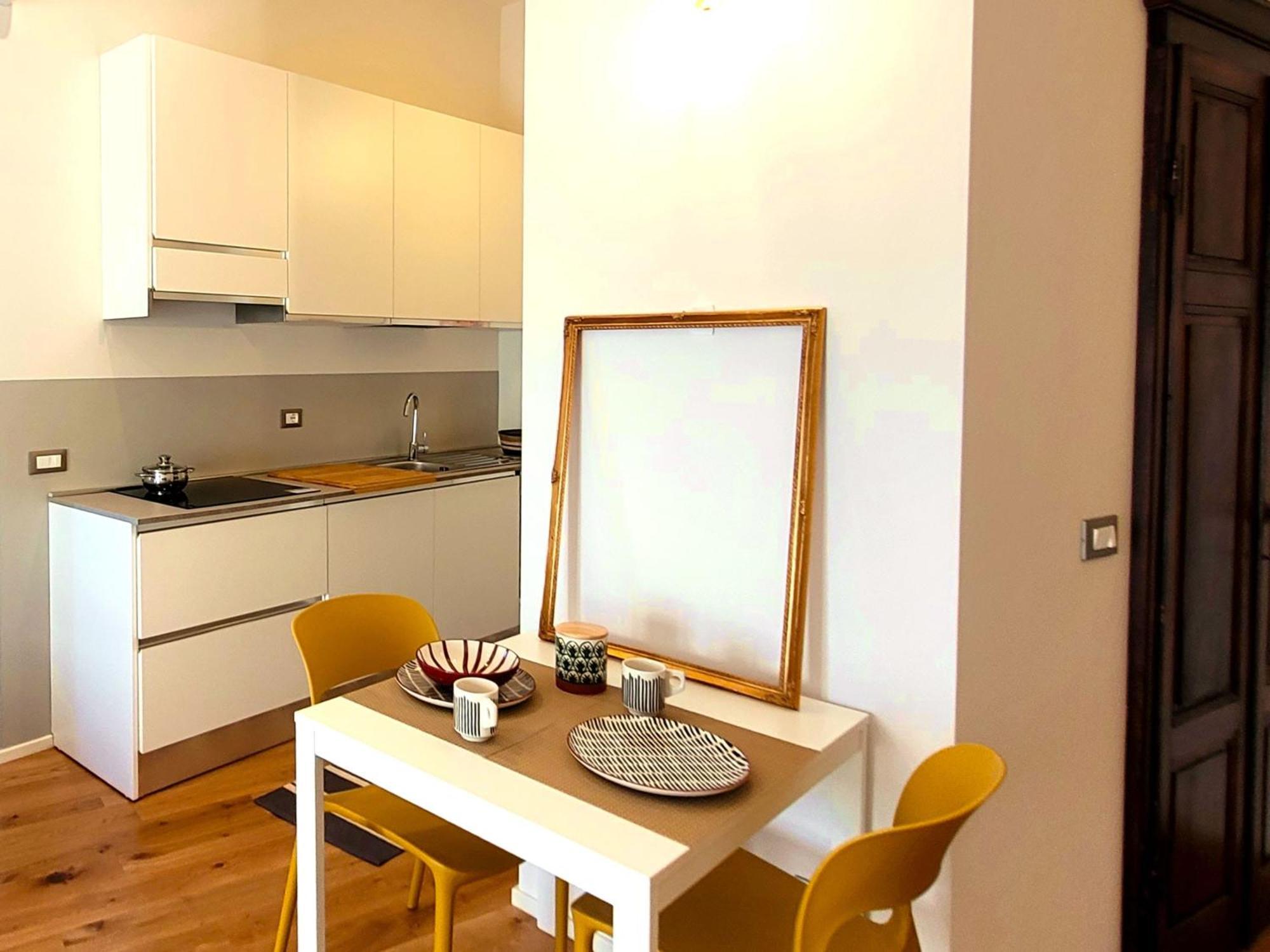 Appartamento La Milanese, Appartamento Moderno Con Balcone - Metro Isola A 2 Min *