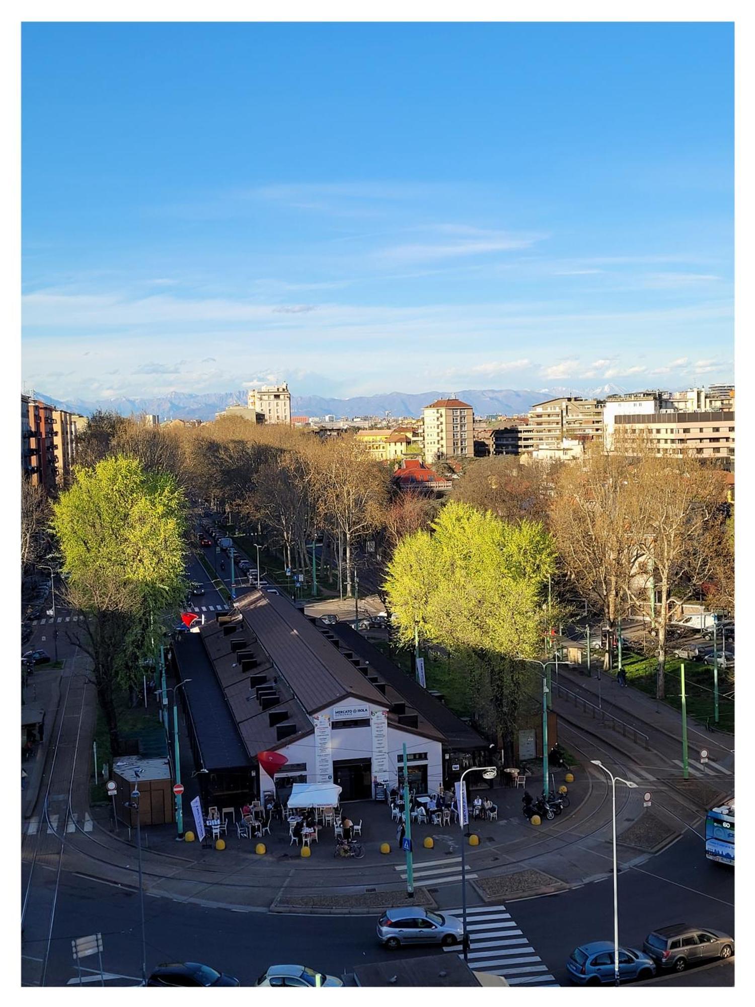 La Milanese, Appartamento Moderno Con Balcone - Metro Isola A 2 Min *